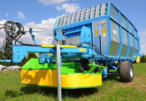 zemědělská technika kopec hromady hromada fréza Zielonek Polsko